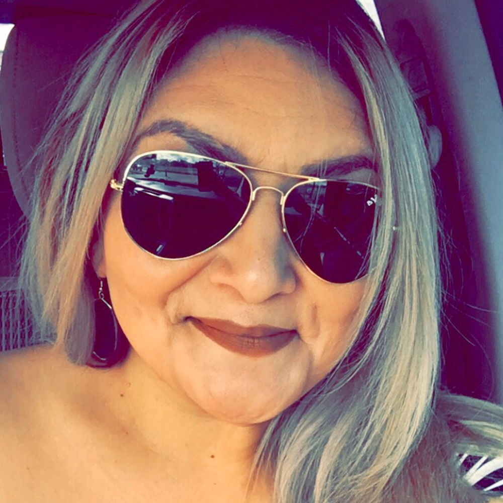 Meet your Posher, Angela